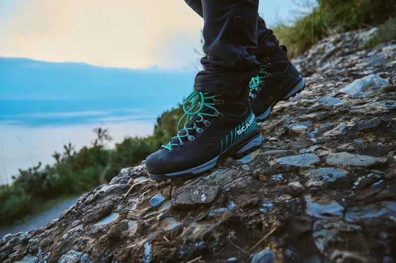 Scarpa Mescalito Trek GTX Women's Boots in Dark-Anthracite-Tropical Green-7