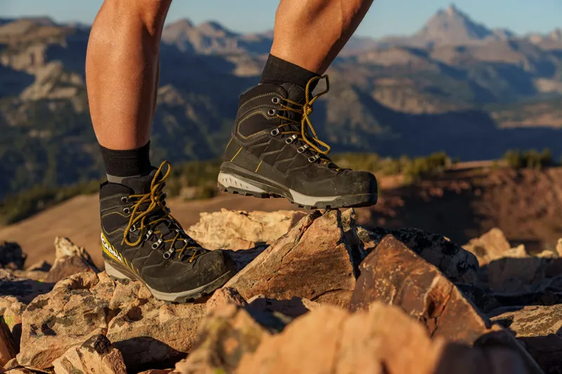 Scarpa Mescalito Trek GTX Approach Boots in Dark Anthracite-Mustard-5